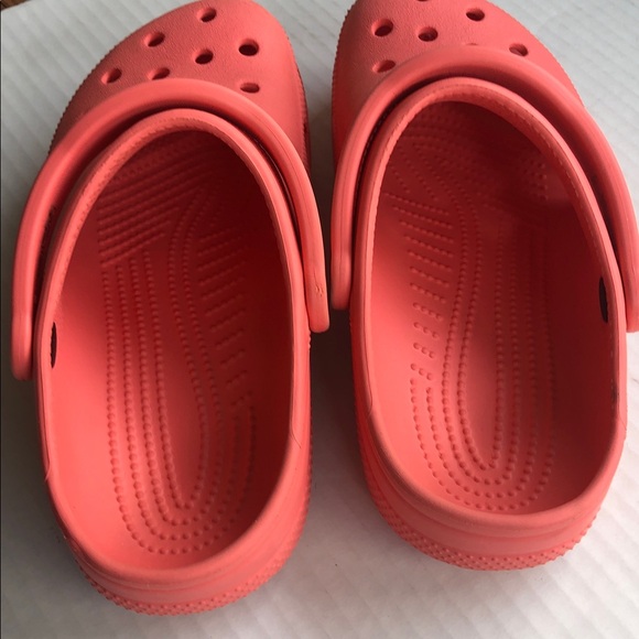 CROCS Classic Orange Clogs Women’s 8 Men’s 6 - Picture 3 of 7